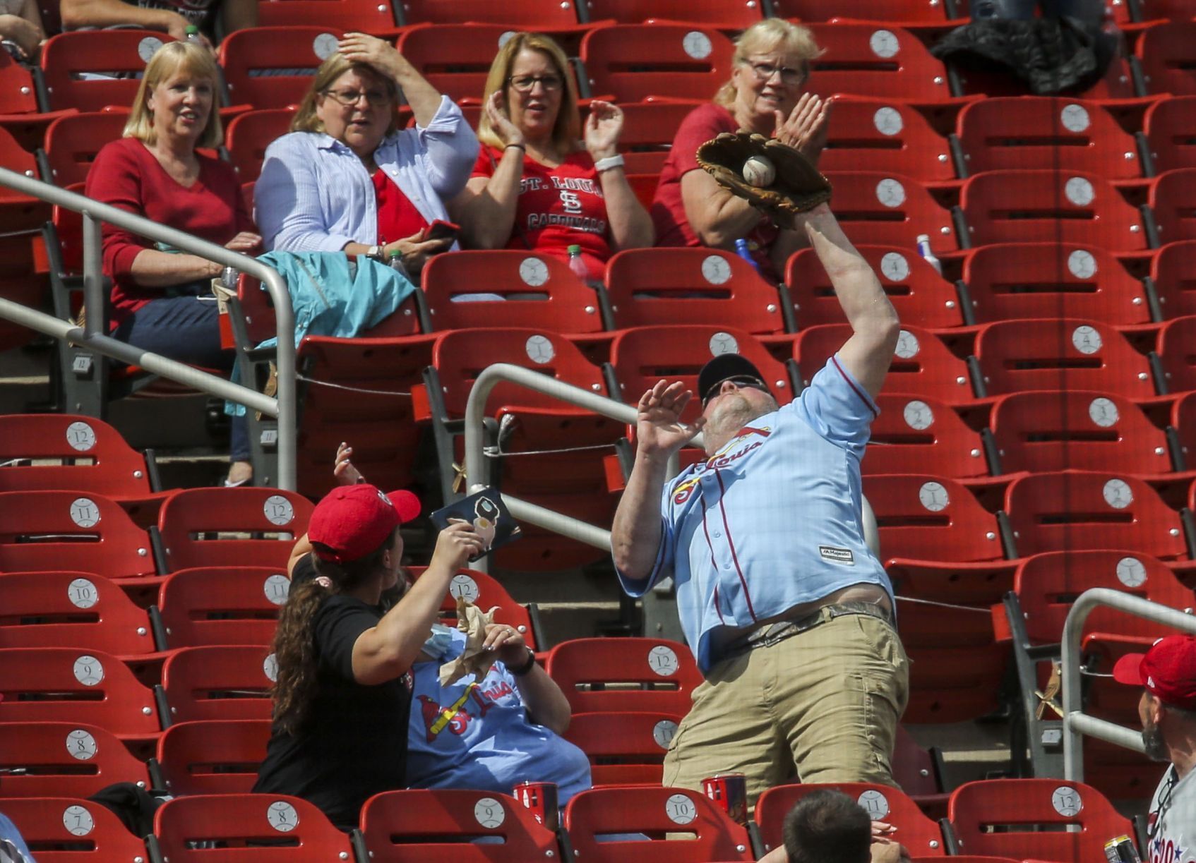 Cardinals tie series with Phillies